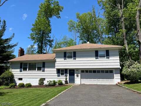 15 Clover Ct, Cedar Grove, NJ 07009