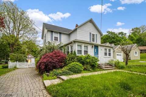 19 Spring St, Ogdensburg, NJ 07439