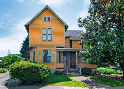 162 N Monroe St, Alderson, WV 24910