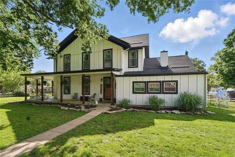906 E Piankishaw Street, Paola, KS 66071