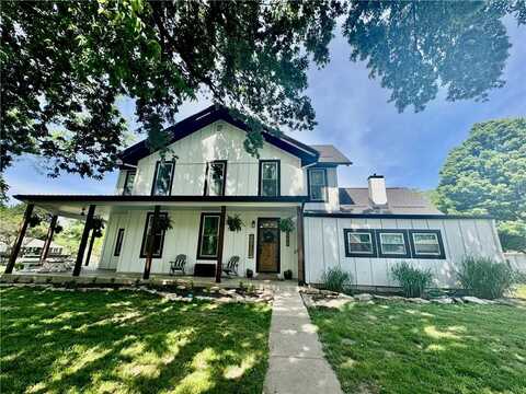 906 E Piankishaw Street, Paola, KS 66071