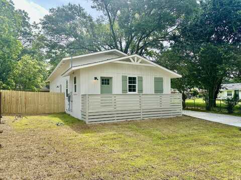 102 Oakwood Dr., Petal, MS 39465