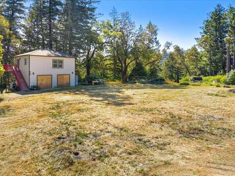170 Oakcrest Drive, Benbow, CA 95542
