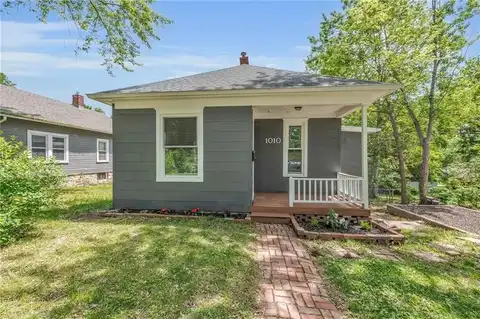 1010 N 13th Street, Leavenworth, KS 66048