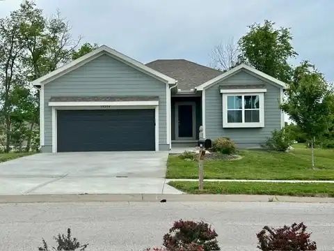 10204 Siena Drive, Peculiar, MO 64078