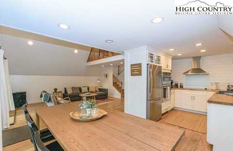 205 Spring Branch Road, Beech Mountain, NC 28604
