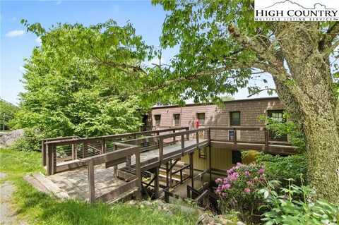 101 Upper Holiday Lane, Beech Mountain, NC 28604