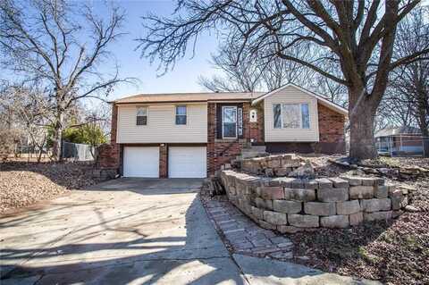 925 NW Canterbury Court, Blue Springs, MO 64015