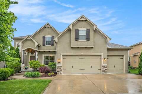 10601 N Euclid Avenue, Kansas City, MO 64155