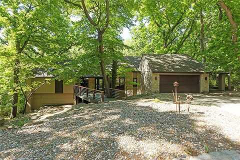 5220 NW Bluff Drive, Parkville, MO 64152