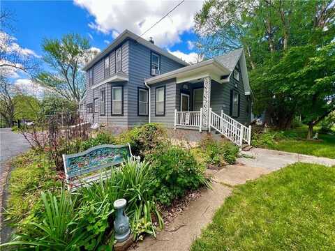 2312 Maple Avenue, Leavenworth, KS 66048