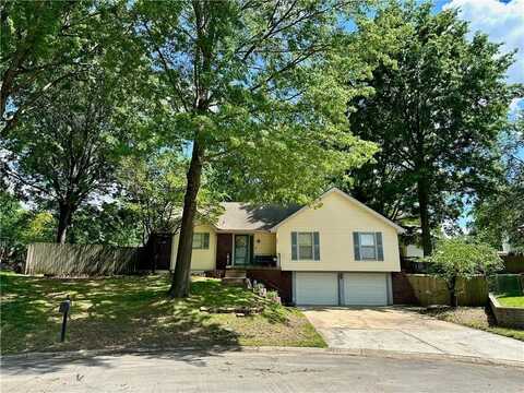 504 NW Brett Circle, Blue Springs, MO 64014
