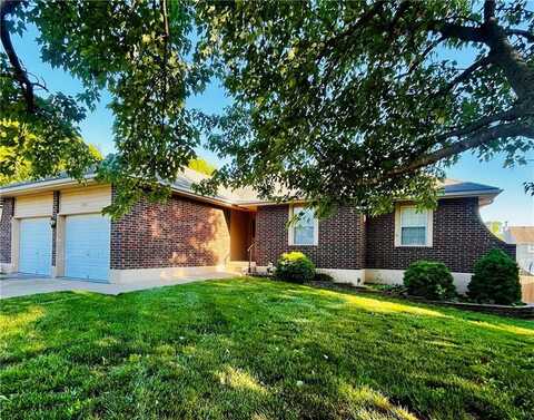 2104 NE Avanti Drive, Blue Springs, MO 64029