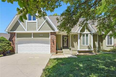 516 NW Timberbrooke Drive, Lees Summit, MO 64081