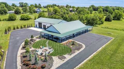 2385 Pleasant Valley Drive, Ottawa, KS 66067