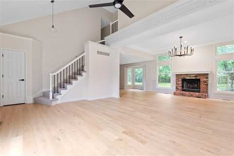 1051 E 121st Street, Olathe, KS 66061
