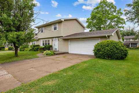 1220 Northwood Ln, Muscatine, IA 52761