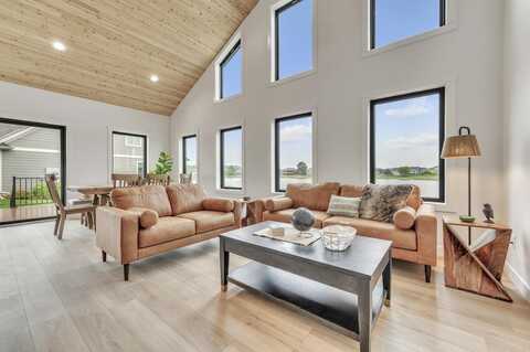 605 202nd St, Milford, IA 51351