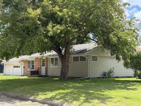 1602 2nd Avenue N, Estherville, IA 51334