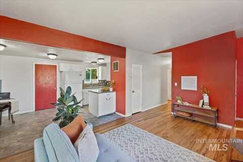 1325 E 5th N, Mountain Home, ID 83647