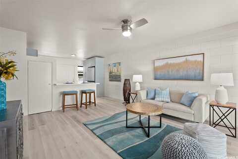 1210 Hooli Circle, Pearl City, HI 96782