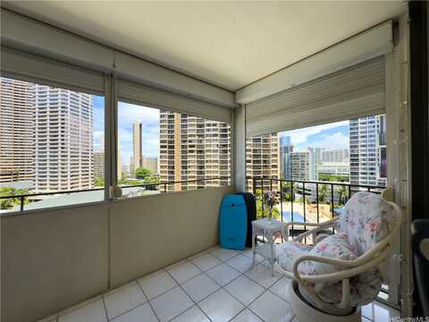 425 Ena Road, Honolulu, HI 96815