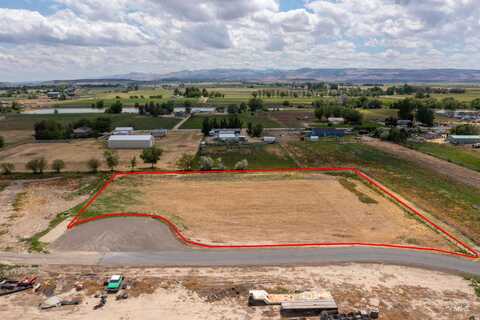 135 Emily Ln, Marsing, ID 83639