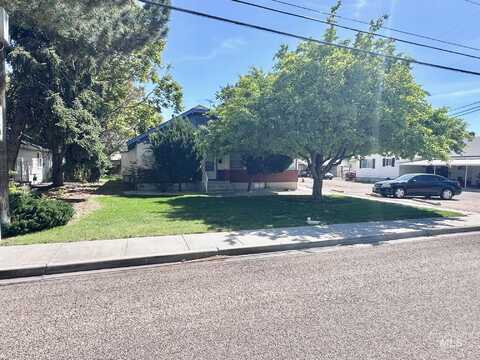 135 Davis Ave, Nampa, ID 83651