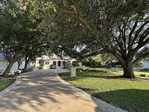 203 Wennmohs Place, Horseshoe Bay, TX 78657