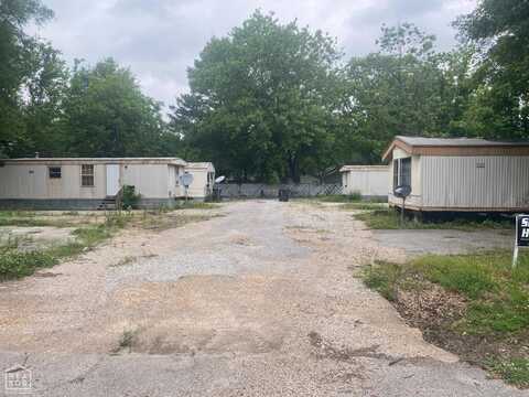 212 215 Pecan Street, Jonesboro, AR 72401