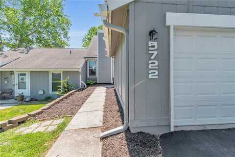 5722 N London Avenue, Kansas City, MO 64152