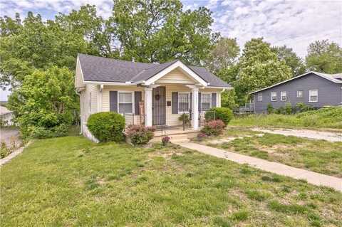 3207 Kensington Avenue, Kansas City, MO 64128
