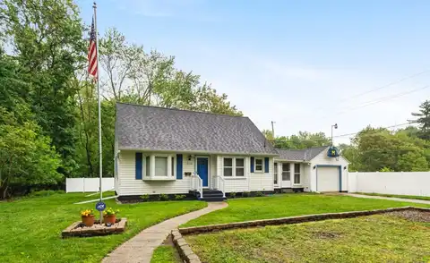 210 E Palmer Avenue, Jackson, MI 49203