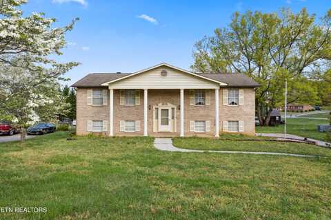 2711 Greenway Drive, Maryville, TN 37803