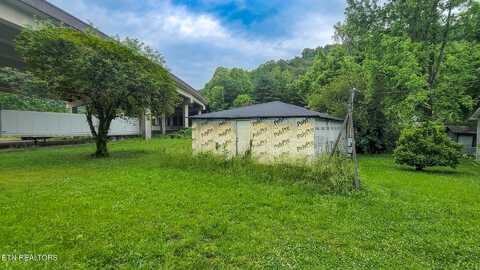 210 E Spring St, Oliver Springs, TN 37840