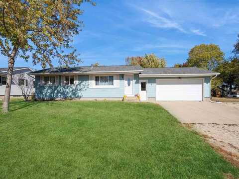 611 E 3rd Ave, Coggon, IA 52218