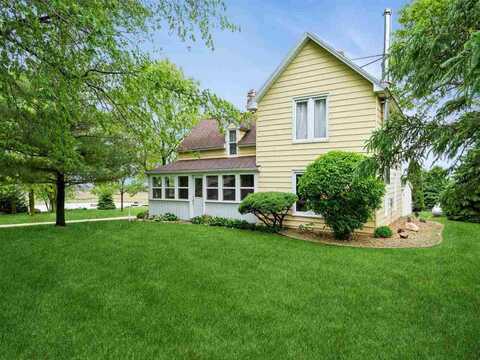 3015 Washington Ave, Coggon, IA 52218