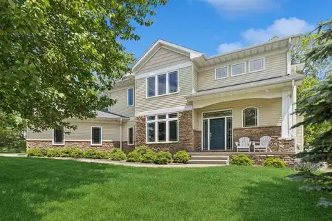 2007 Wedgewood Pl, Coralville, IA 52241