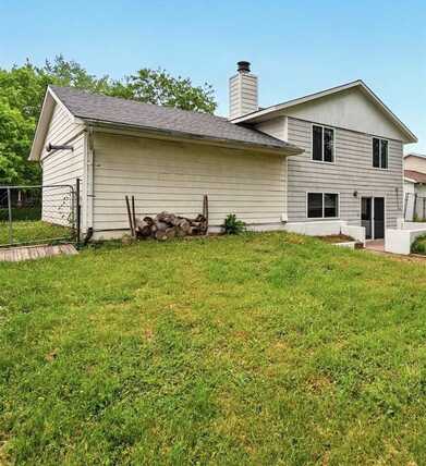 3339 Lower West Branch Rd, IowaCity, IA 52245