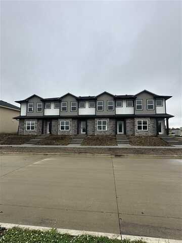 9309 Snowberry Dr SW, CedarRapids, IA 52404