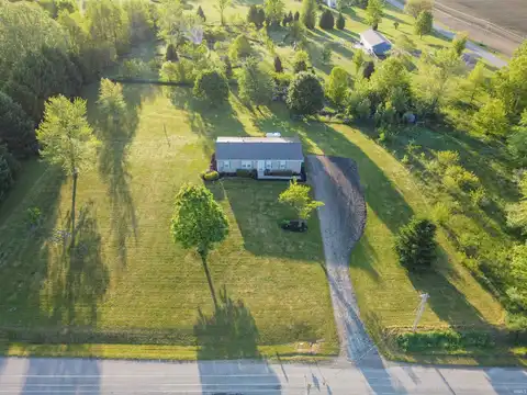 8954 S 425 W, Silver Lake, IN 46982