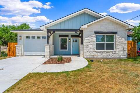 712 Gilmer St, Kerrville, TX 78028