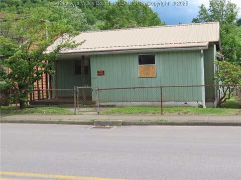 1023 2nd Avenue, Montgomery, WV 25136