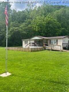 8813 Brounland Road, Alum Creek, WV 25003