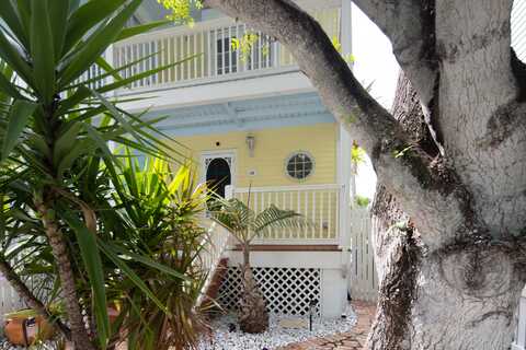 18 Golf Club Drive, Key West, FL 33040