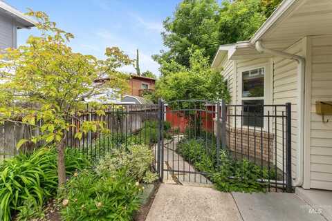2160 W Dora Lane, Boise, ID 83702