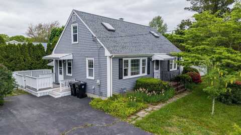 209 Sharp St, Dartmouth, MA 02747