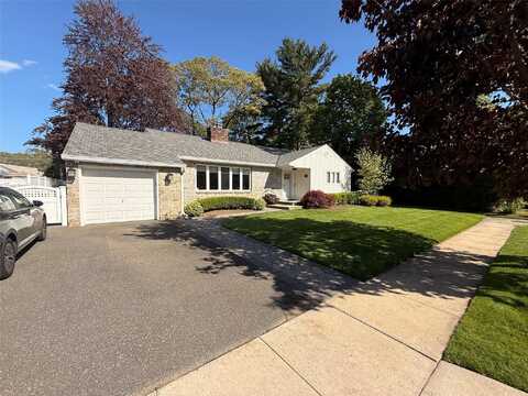 5 Windham Road, Rockville Centre, NY 11570