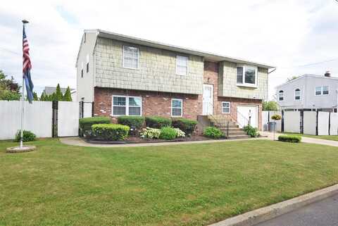 101 Bishop Road, West Babylon, NY 11704
