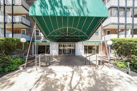 100 Lincoln Avenue, Mineola, NY 11501